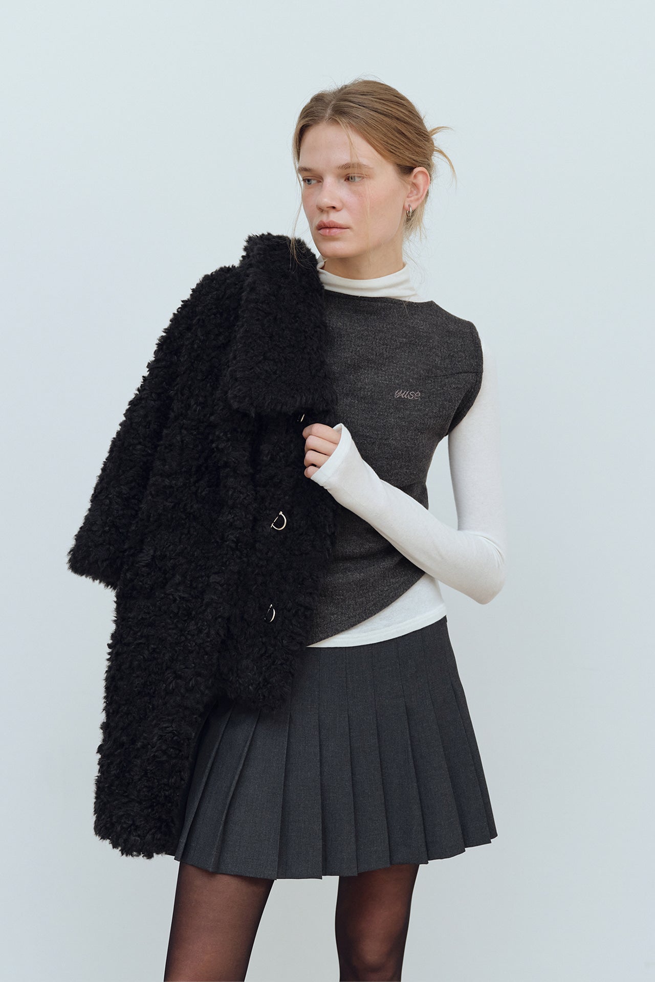 YUSE Layered Vest Mock Neck T- Shirt Ivory/charcoal