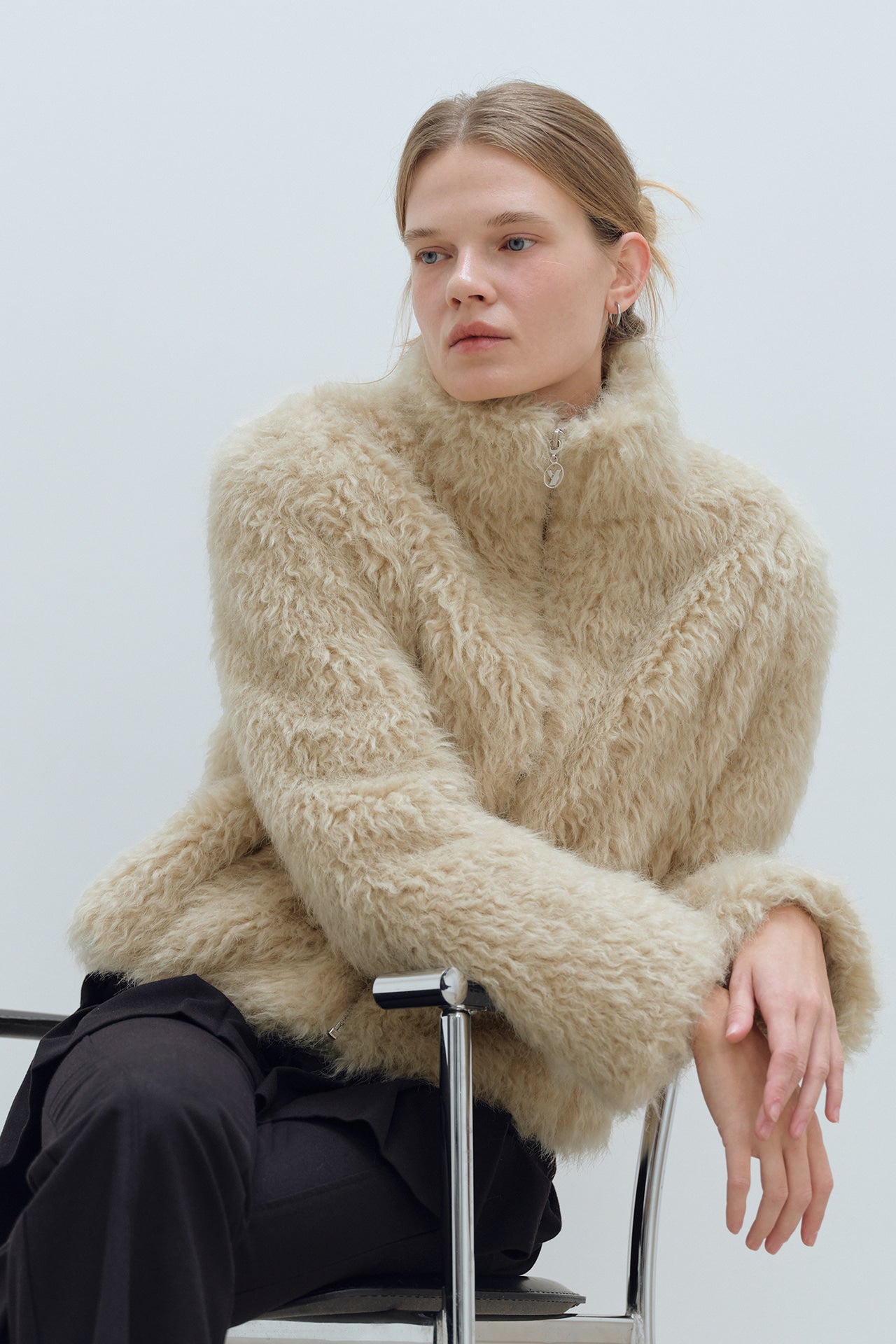 YUSE High Neck Hairy Fur Zip-up Beige