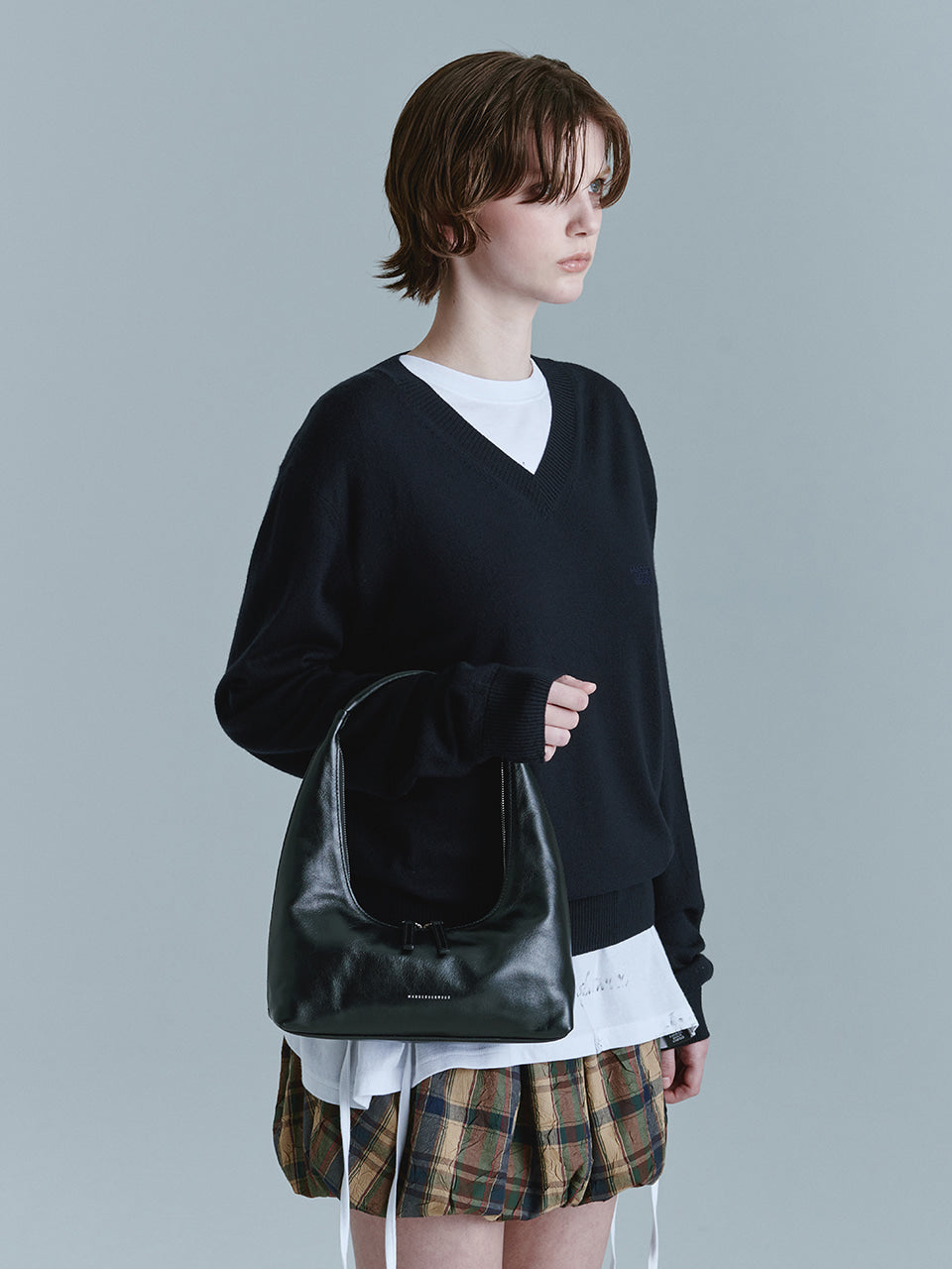 MARGESHERWOOD Hobo Shoulder_Black Glossy Plain
