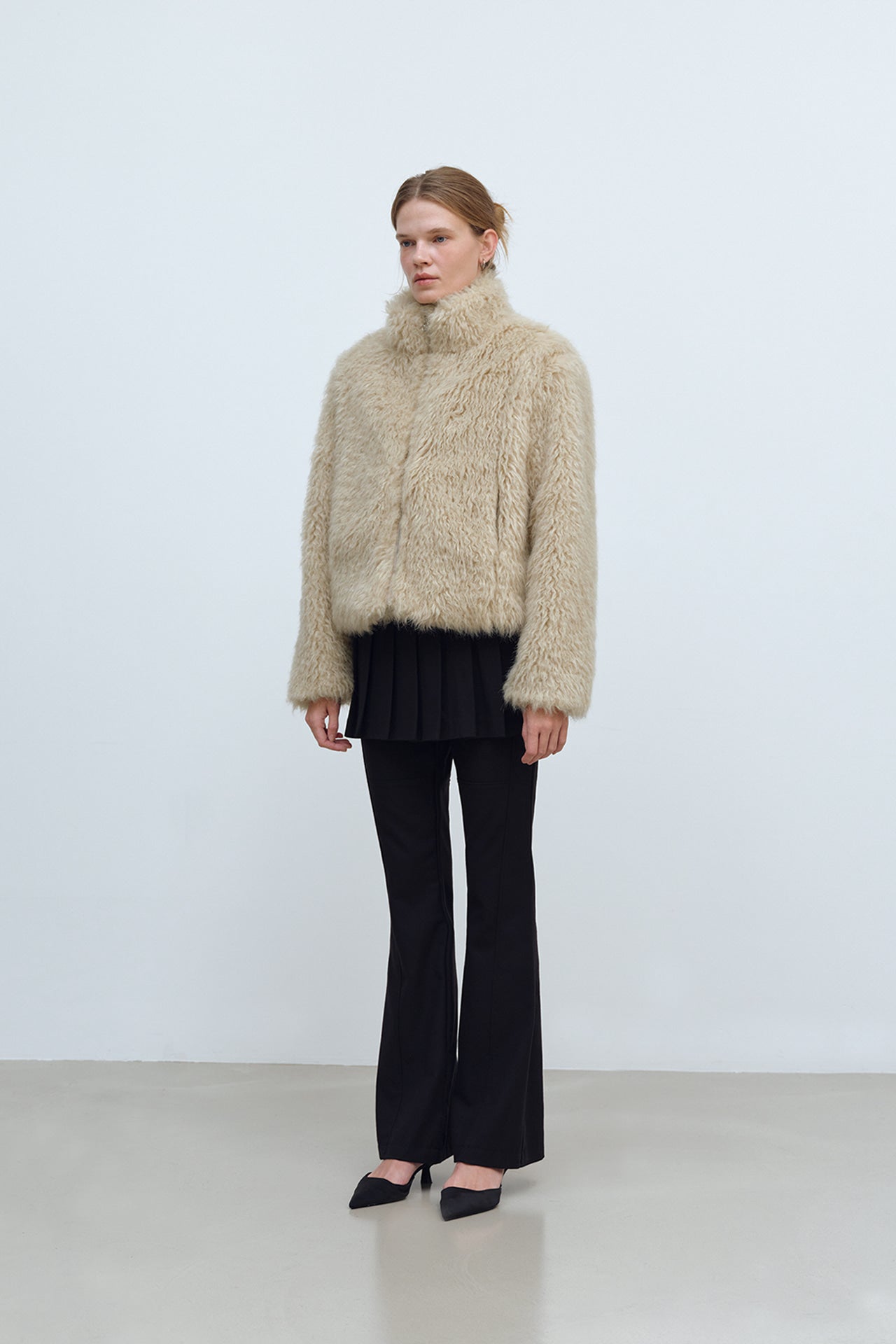 YUSE High Neck Hairy Fur Zip-up Beige