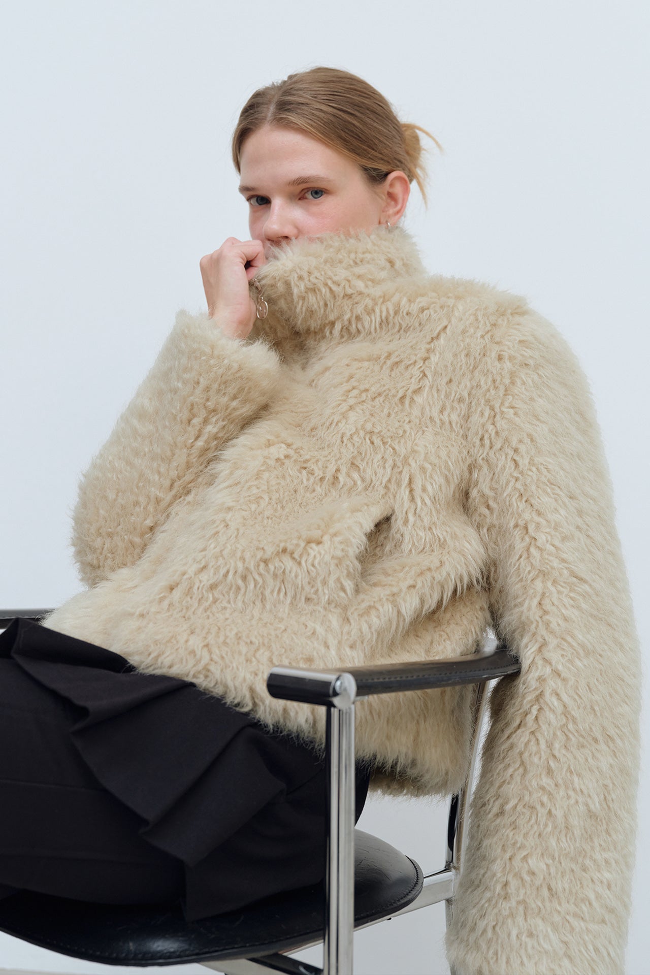 YUSE High Neck Hairy Fur Zip-up Beige