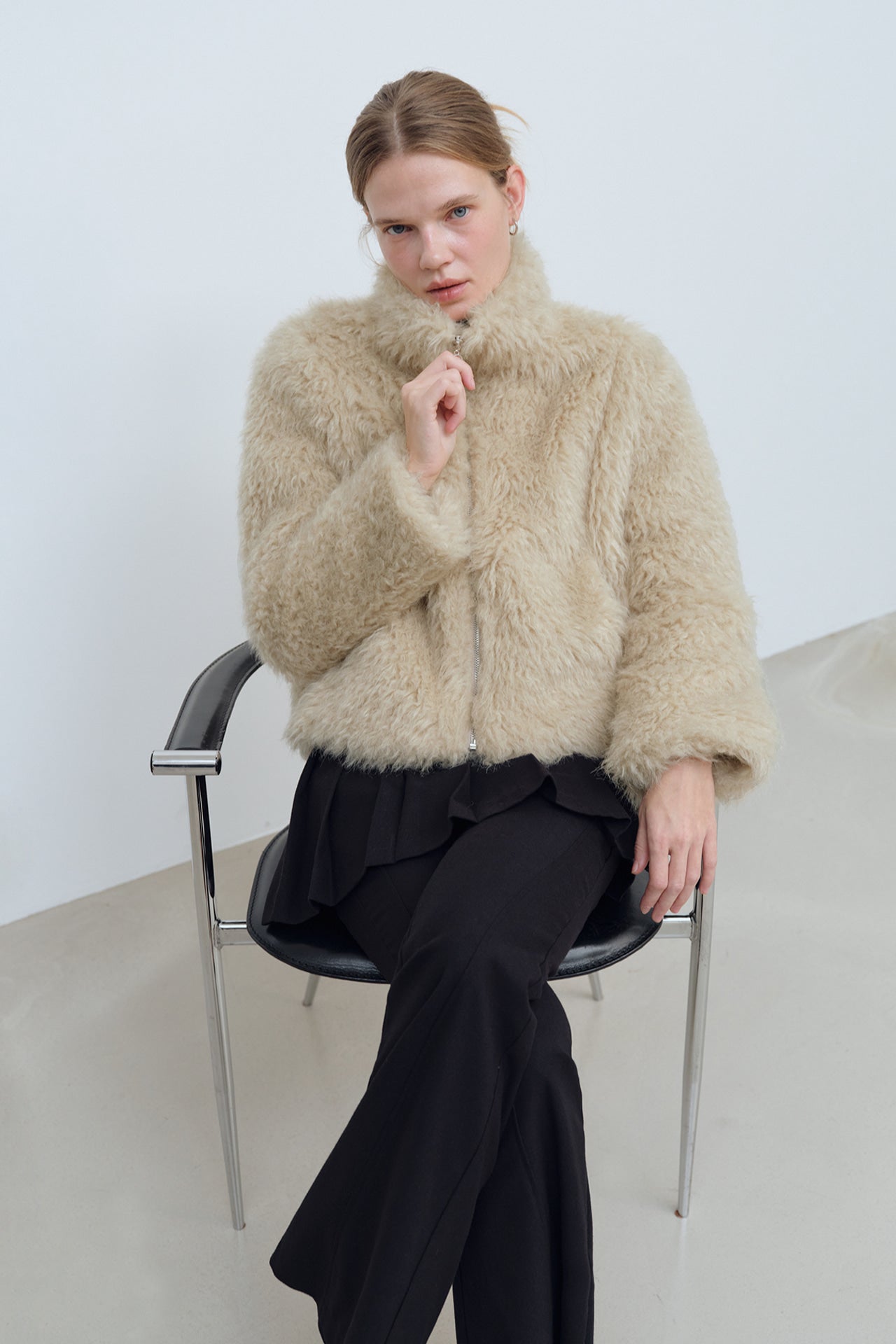 YUSE High Neck Hairy Fur Zip-up Beige