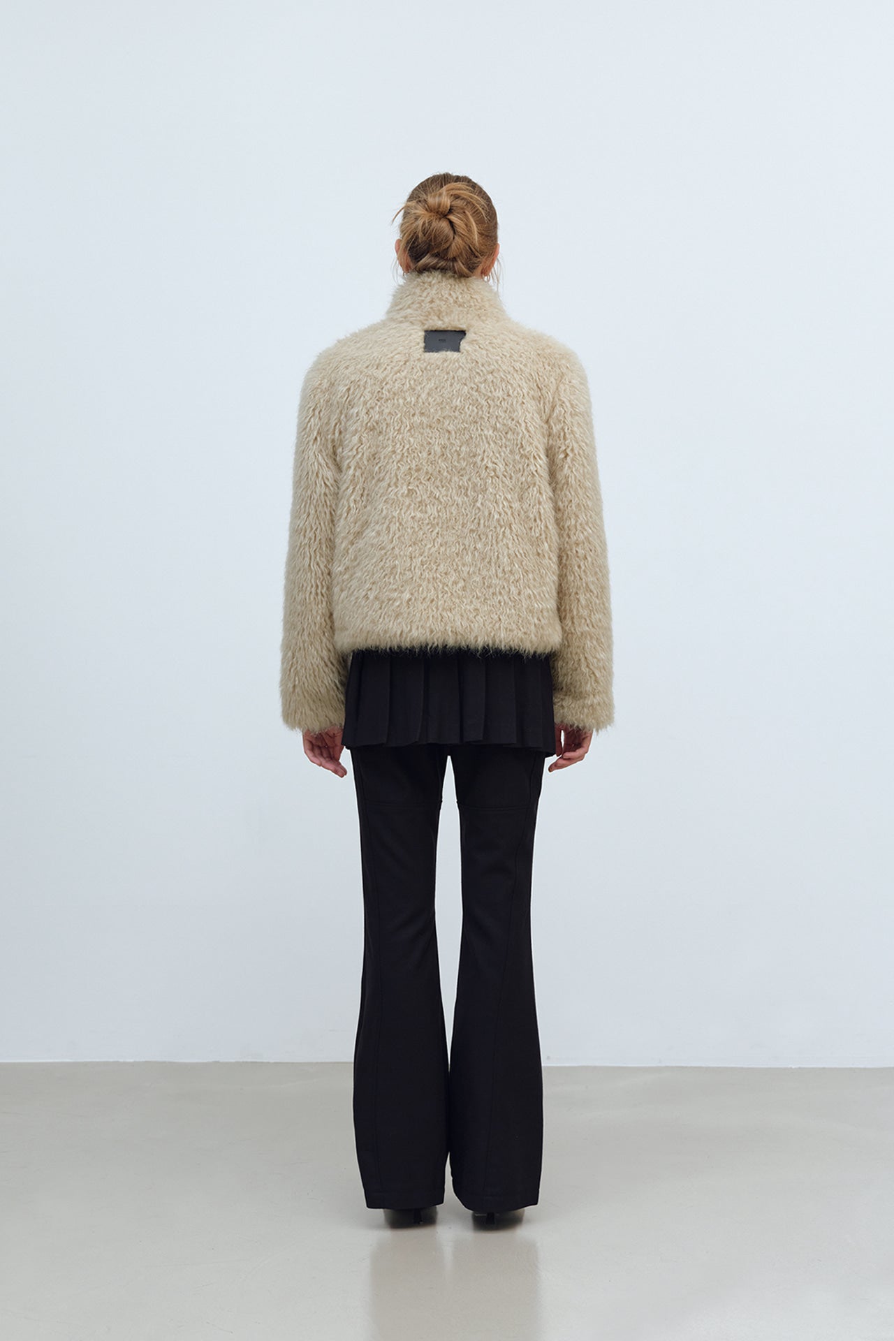 YUSE High Neck Hairy Fur Zip-up Beige