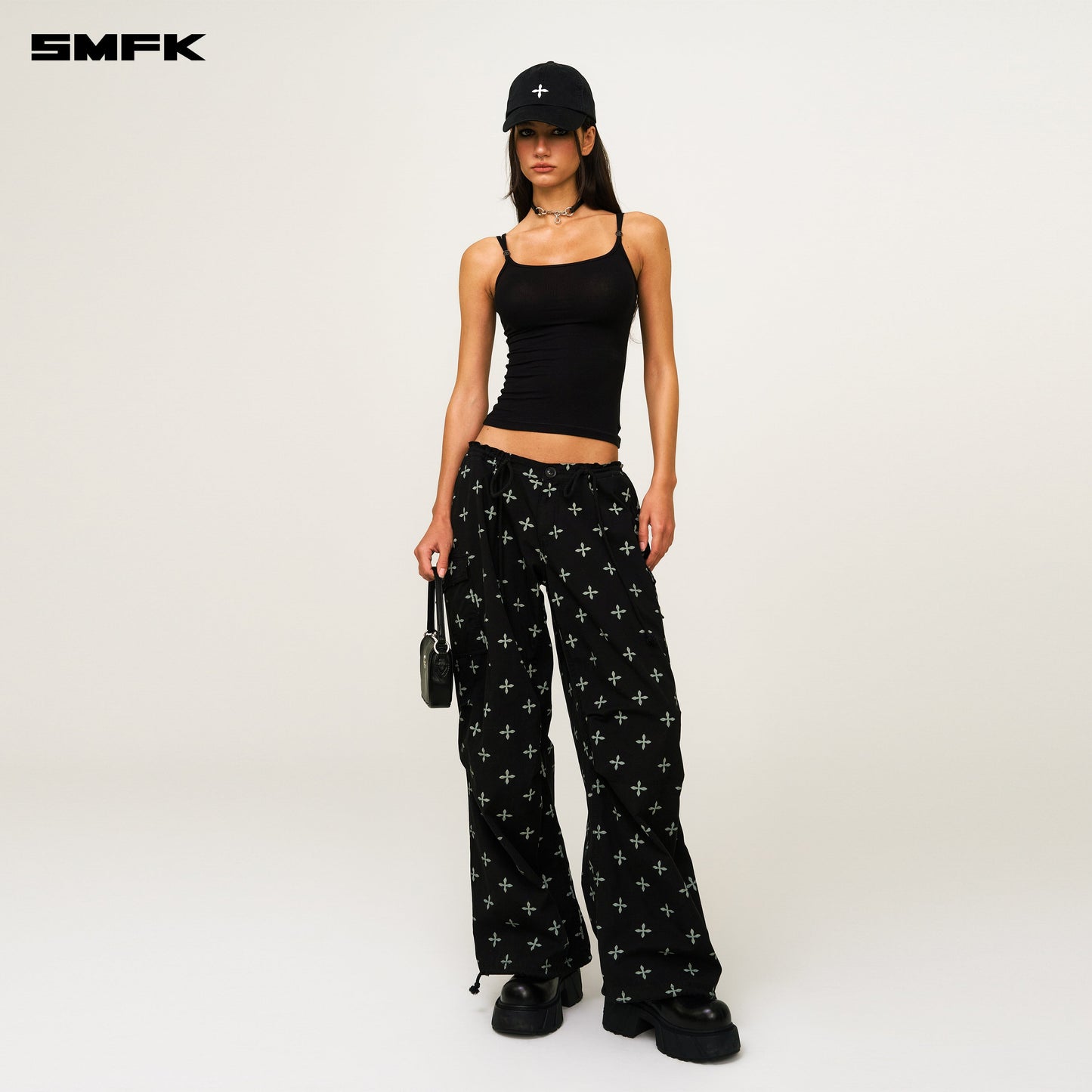 SMFK Compass Hug Fit Sports Sling Black