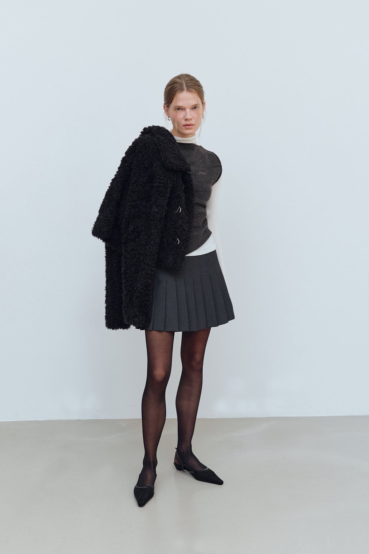 YUSE Layered Vest Mock Neck T- Shirt Ivory/charcoal