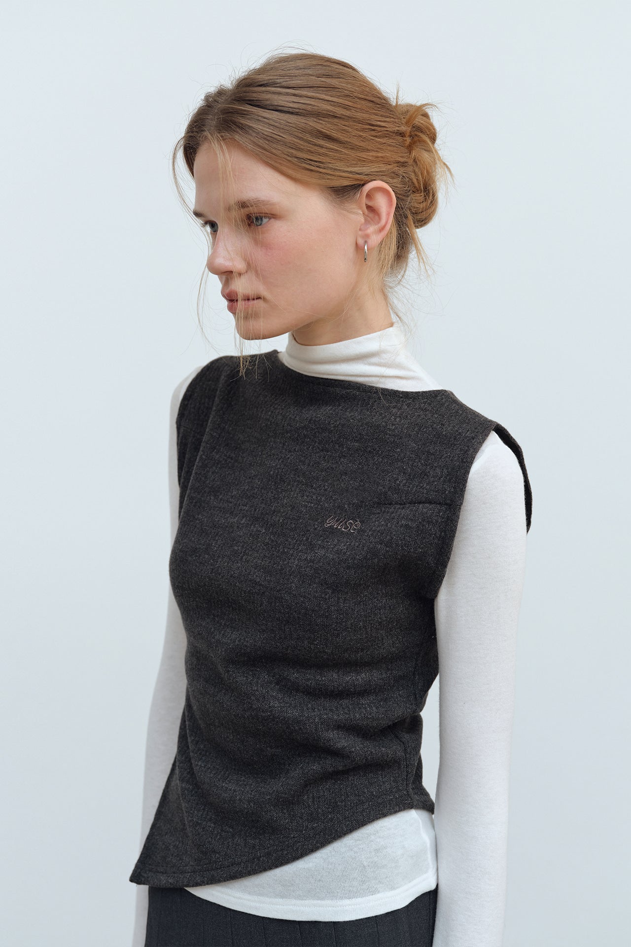 YUSE Layered Vest Mock Neck T- Shirt Ivory/charcoal