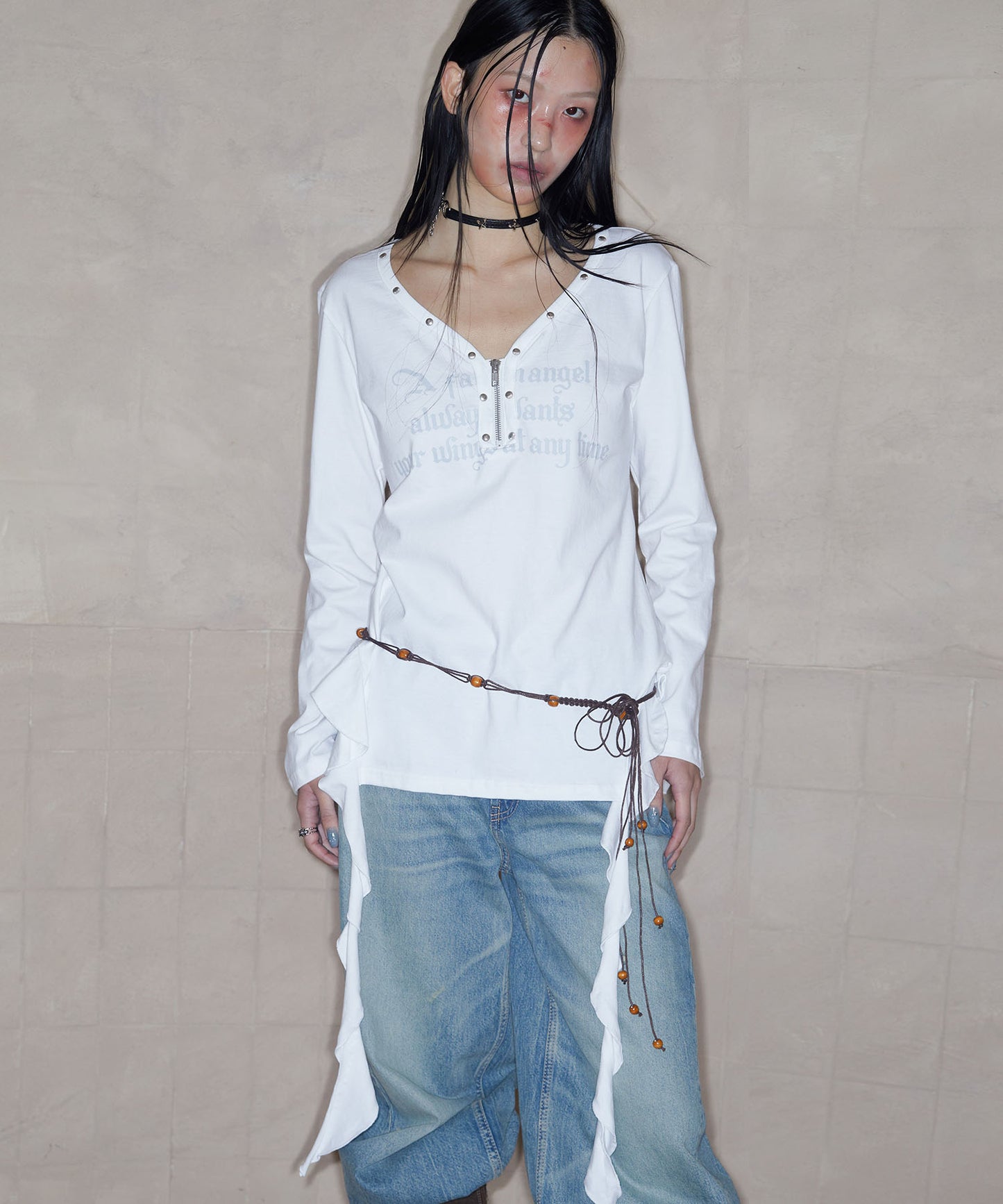 NOTKNOWING STUD V-NECK RUFFLE TOP White