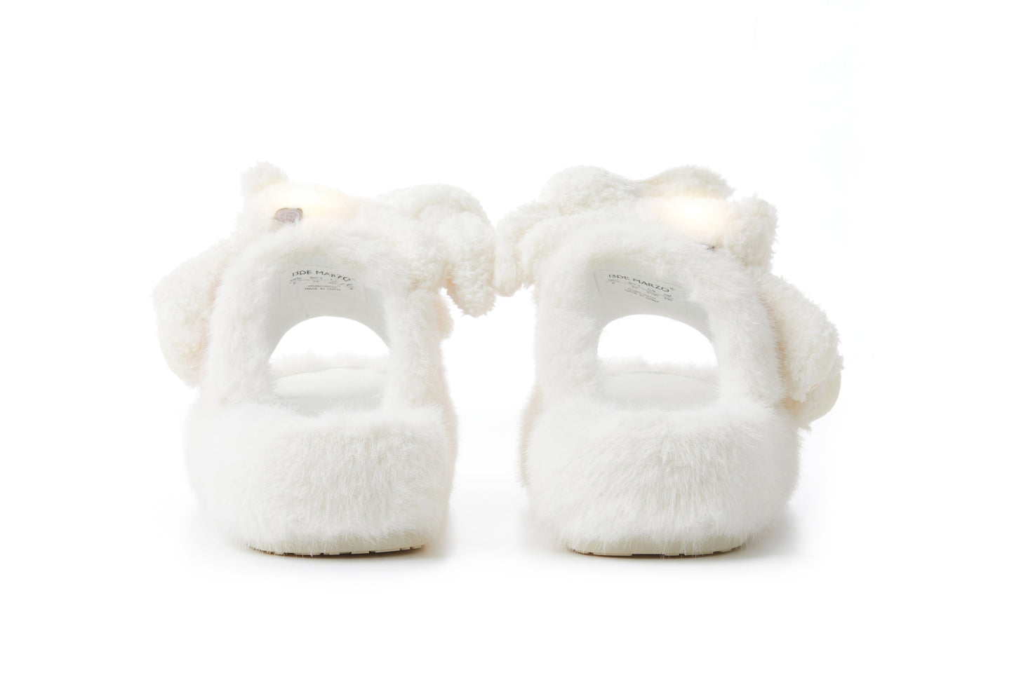 13DE MARZO Doozoo Glowing Fuzzy Slipper White