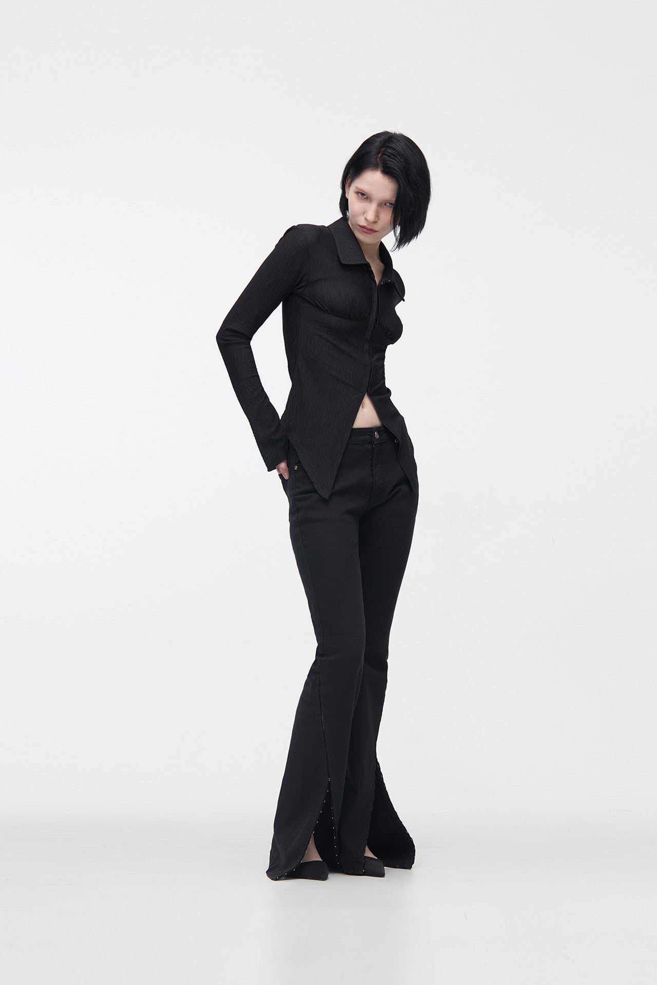YUSE Pleats Slim Hook Closing Shirt Black