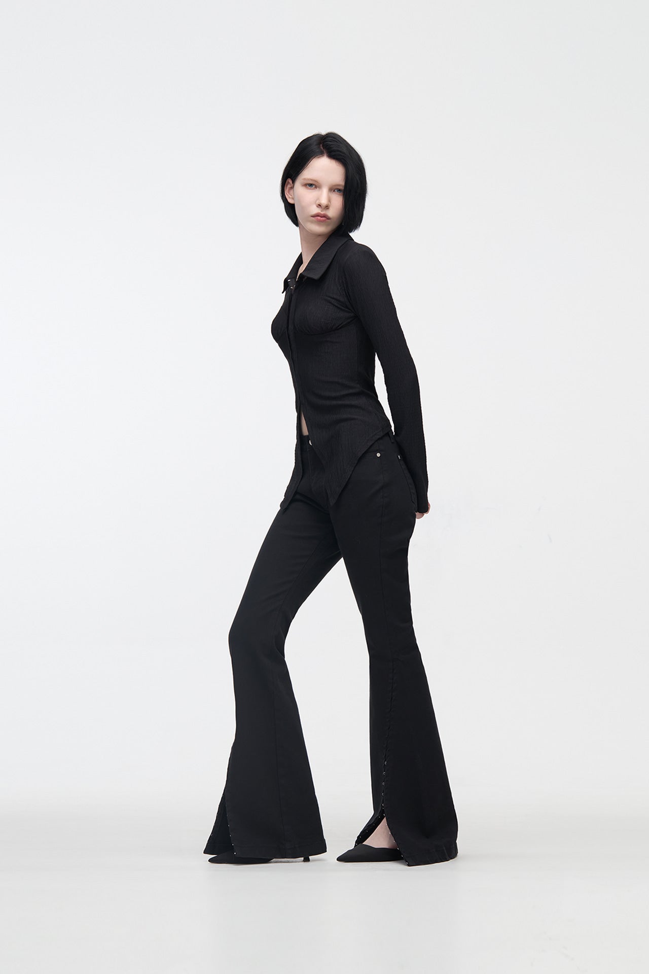 YUSE Pleats Slim Hook Closing Shirt Black