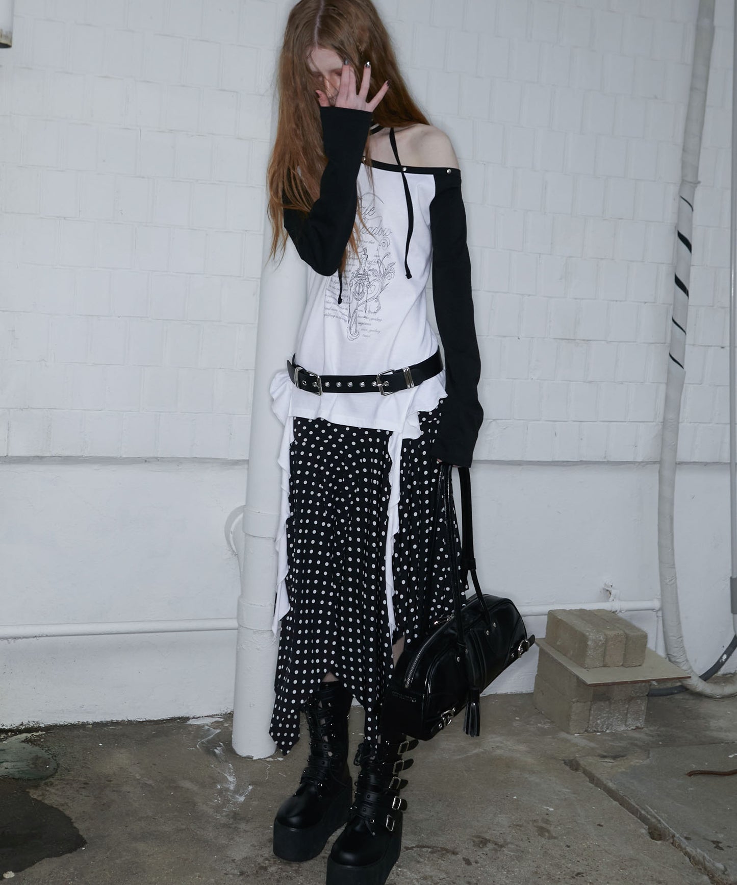 NOTKNOWING One Shoulder Raglan Ruffle Top