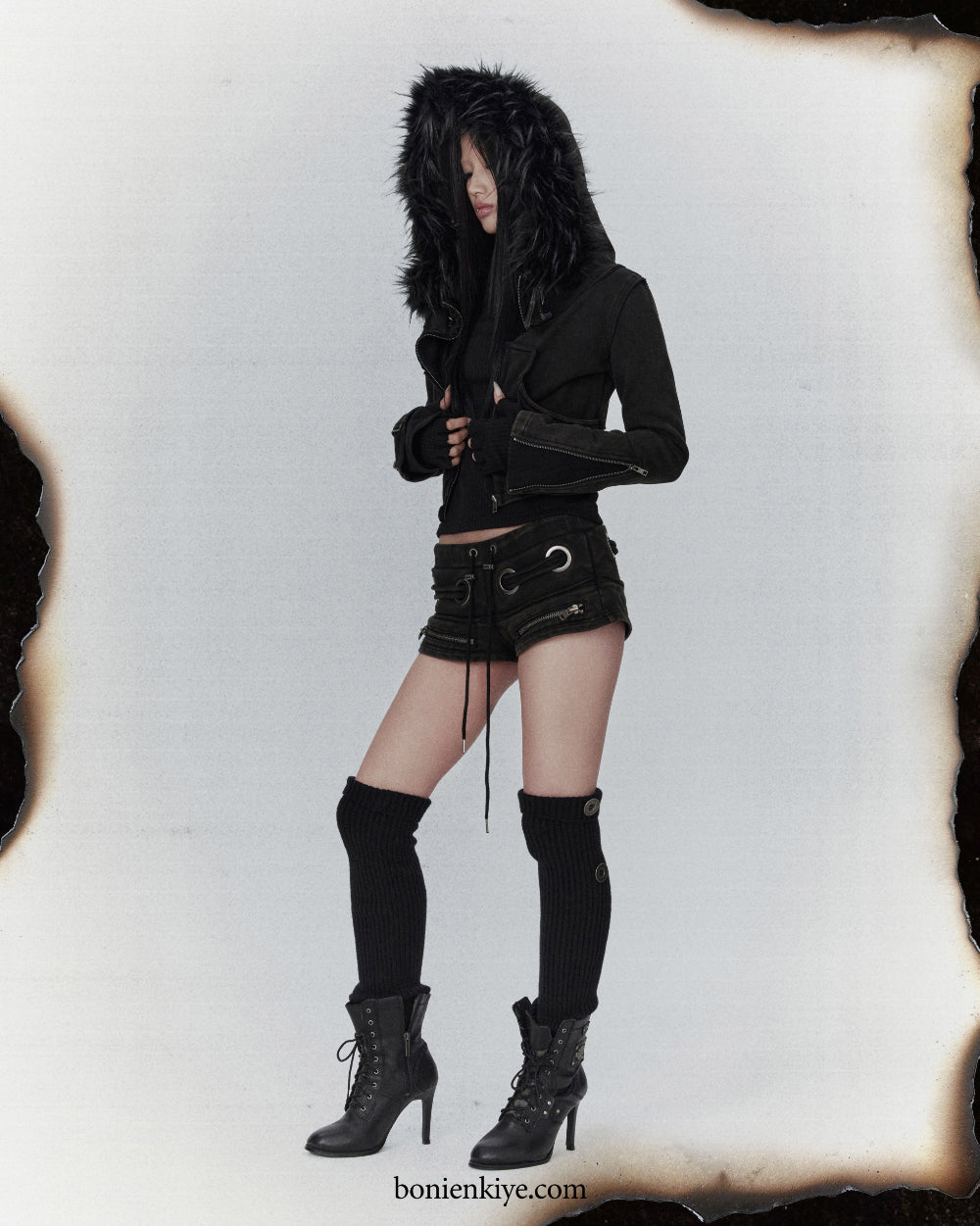 BONEIENKIYE Eyelet Short Pants Washed Black