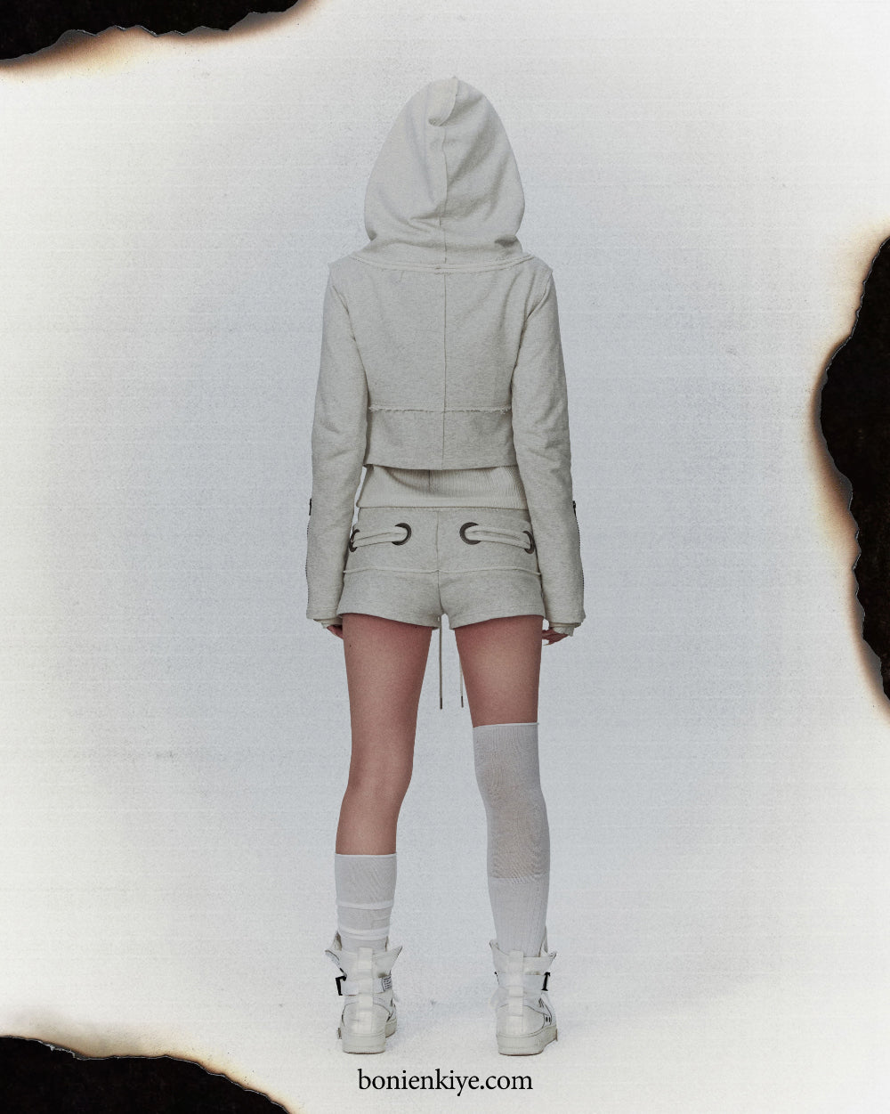 BONEIENKIYE Eyelet Short Pants Oatmeal