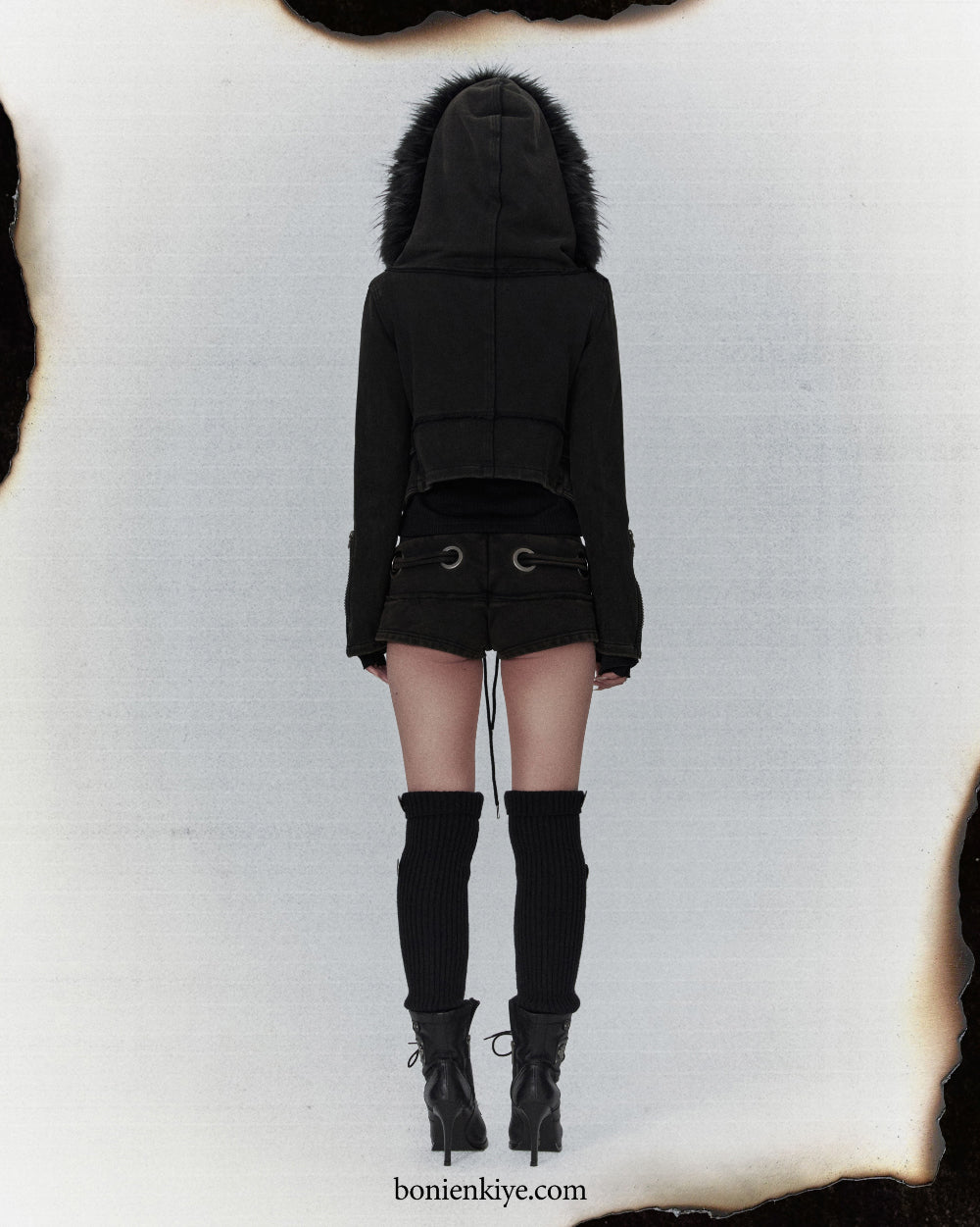 BONEIENKIYE Eyelet Short Pants Washed Black