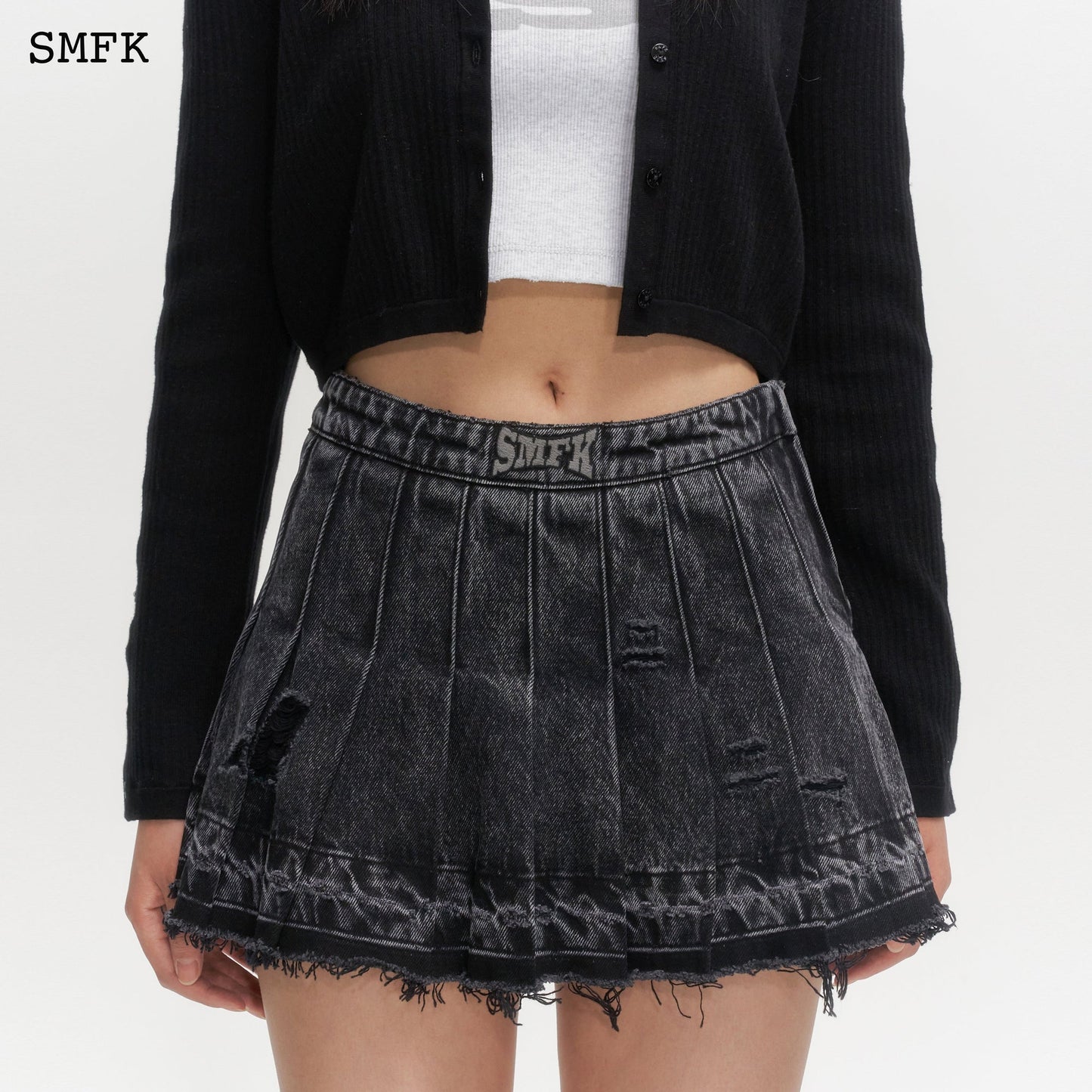 SMFK Wilderness Wandering Black Pleated Short Skirt
