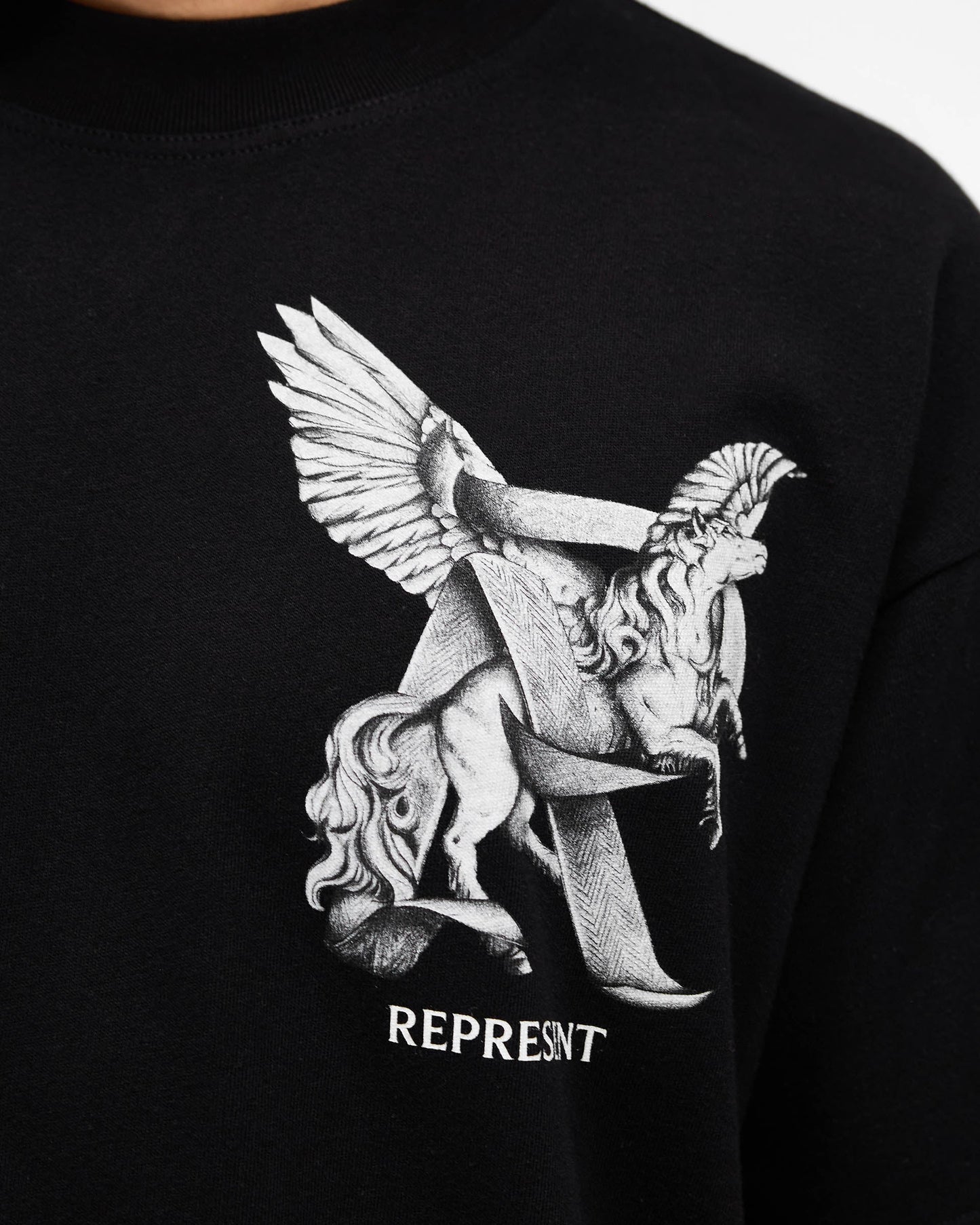 REPRESENT Elegance In Motion T-shirt Jet Black