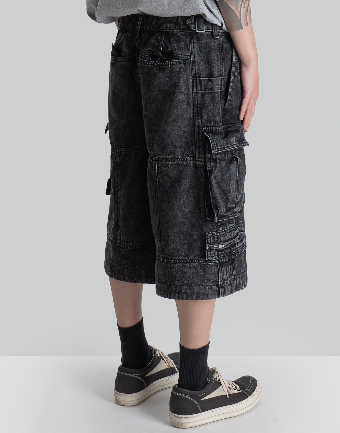 JUUN.J Washed Denim Wide Cargo Shorts